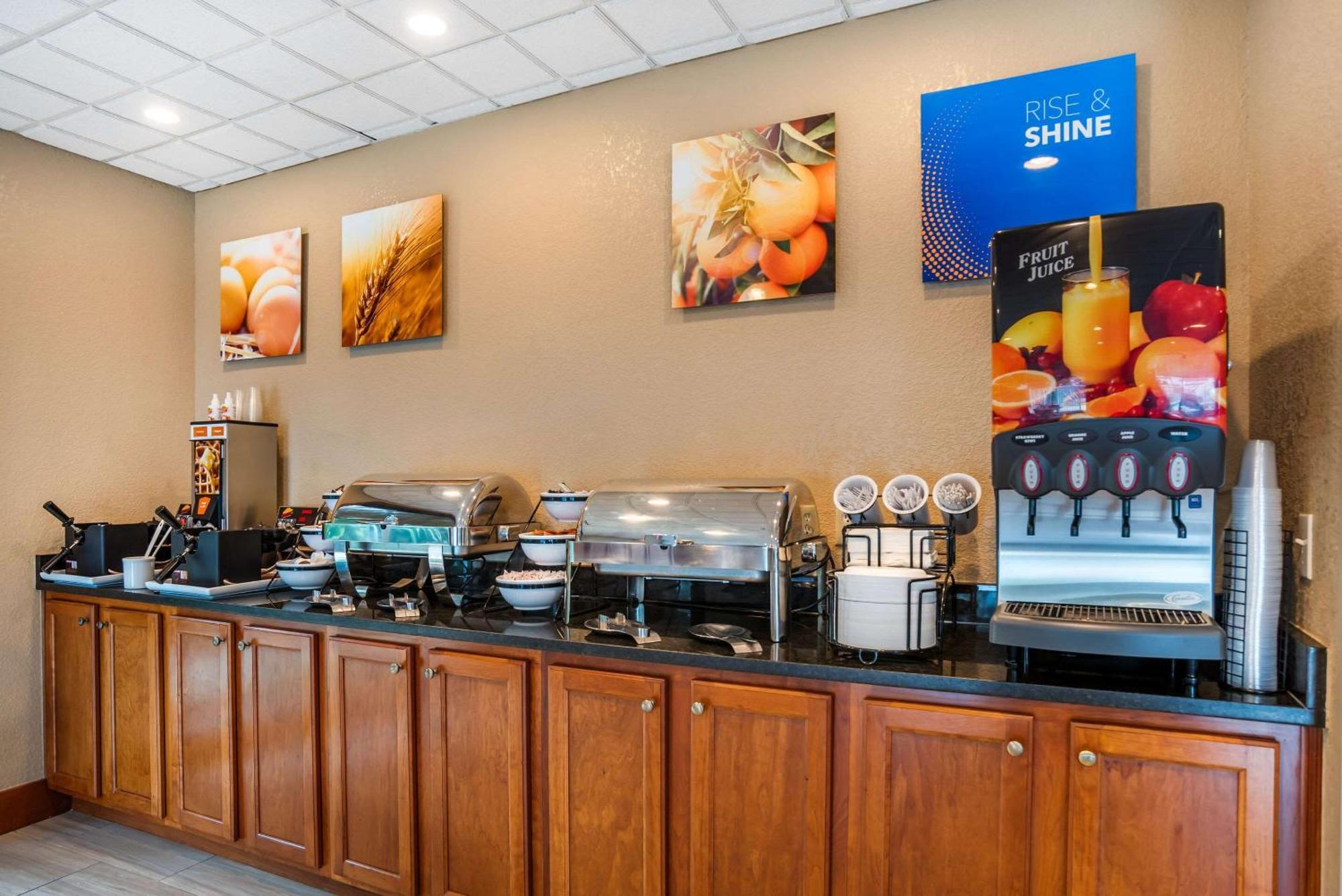 Comfort Inn & Suites Крествью Экстерьер фото