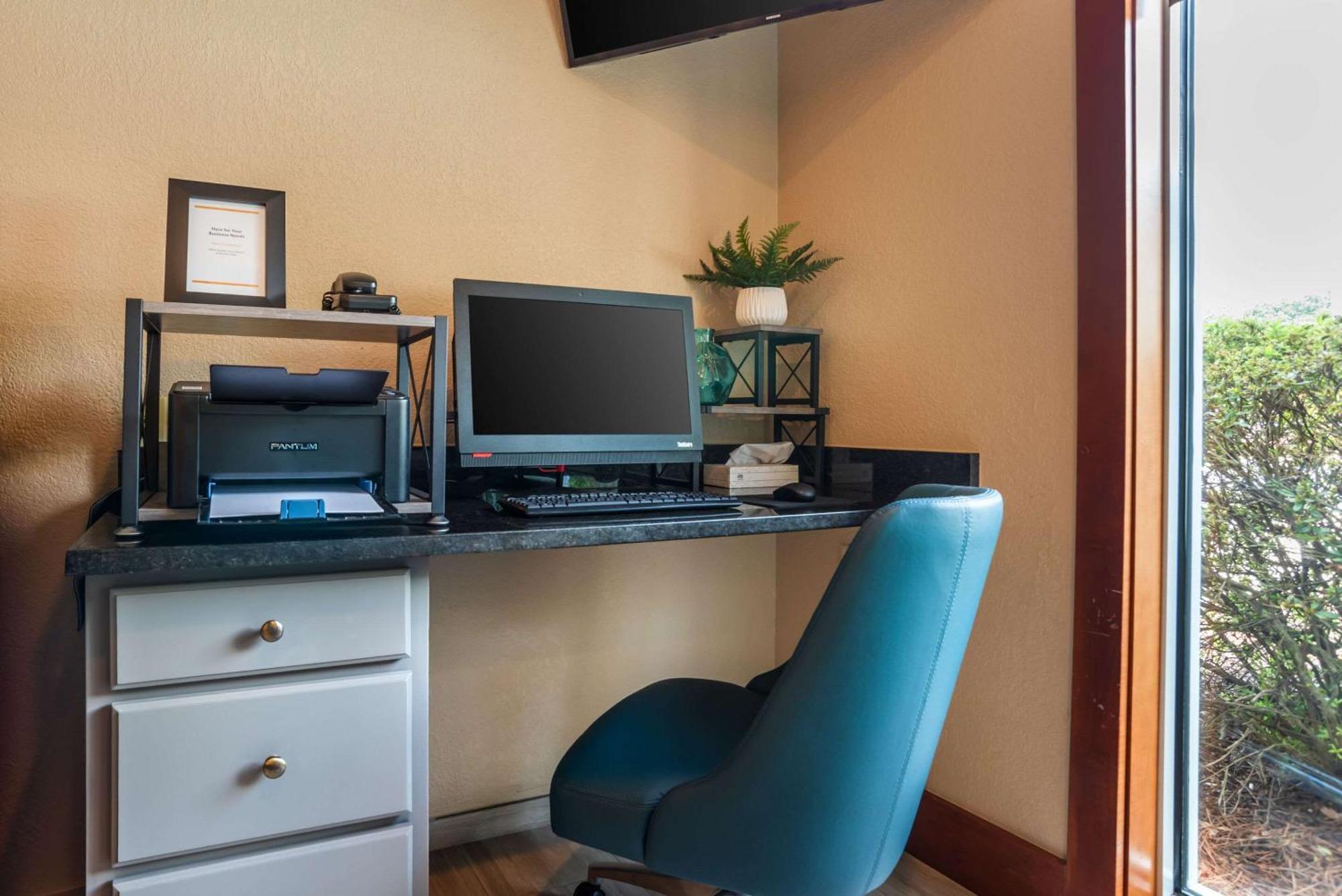 Comfort Inn & Suites Крествью Экстерьер фото