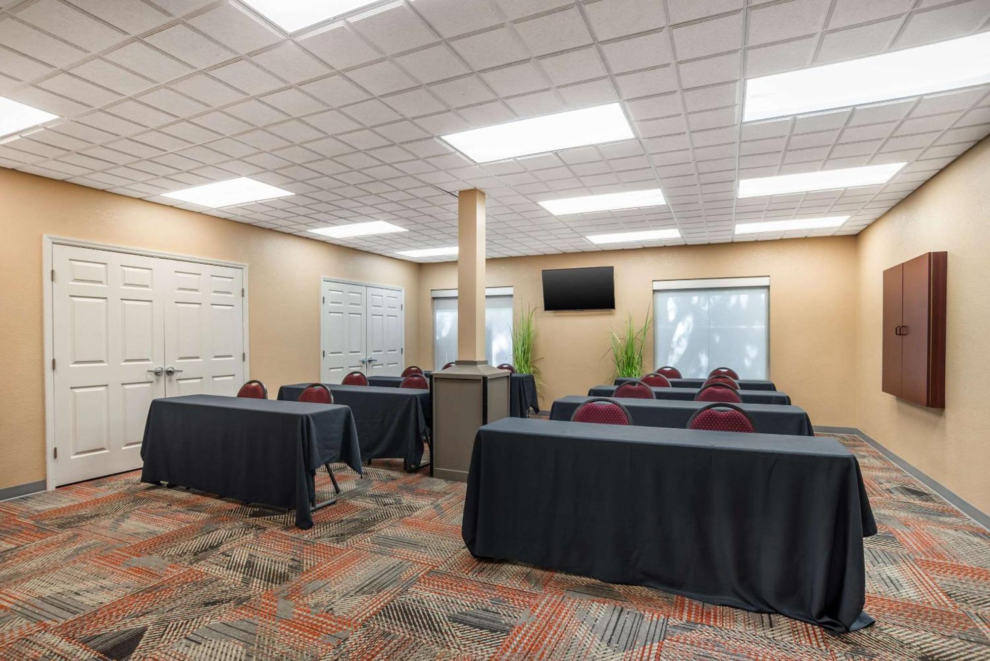 Comfort Inn & Suites Крествью Экстерьер фото