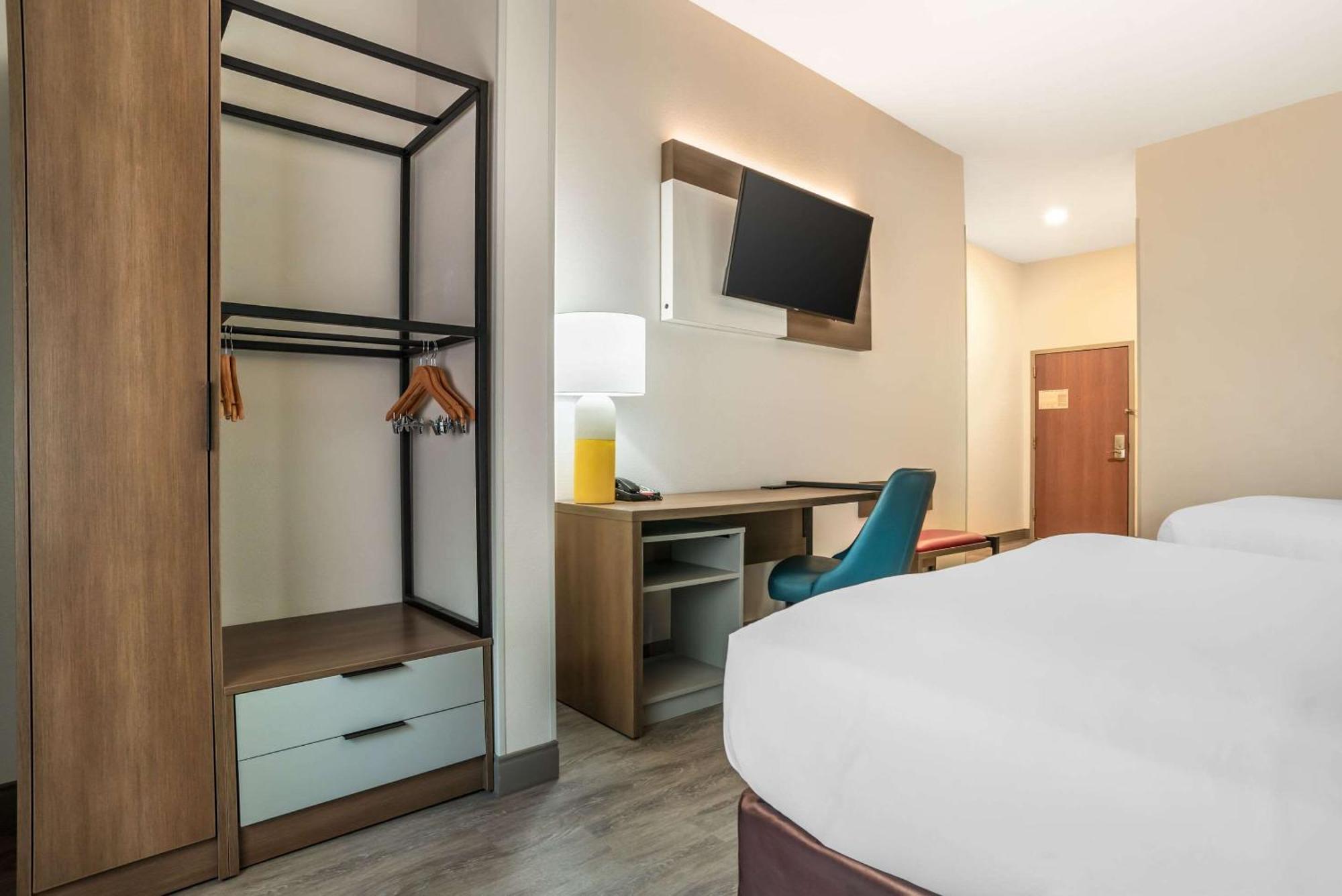 Comfort Inn & Suites Крествью Экстерьер фото