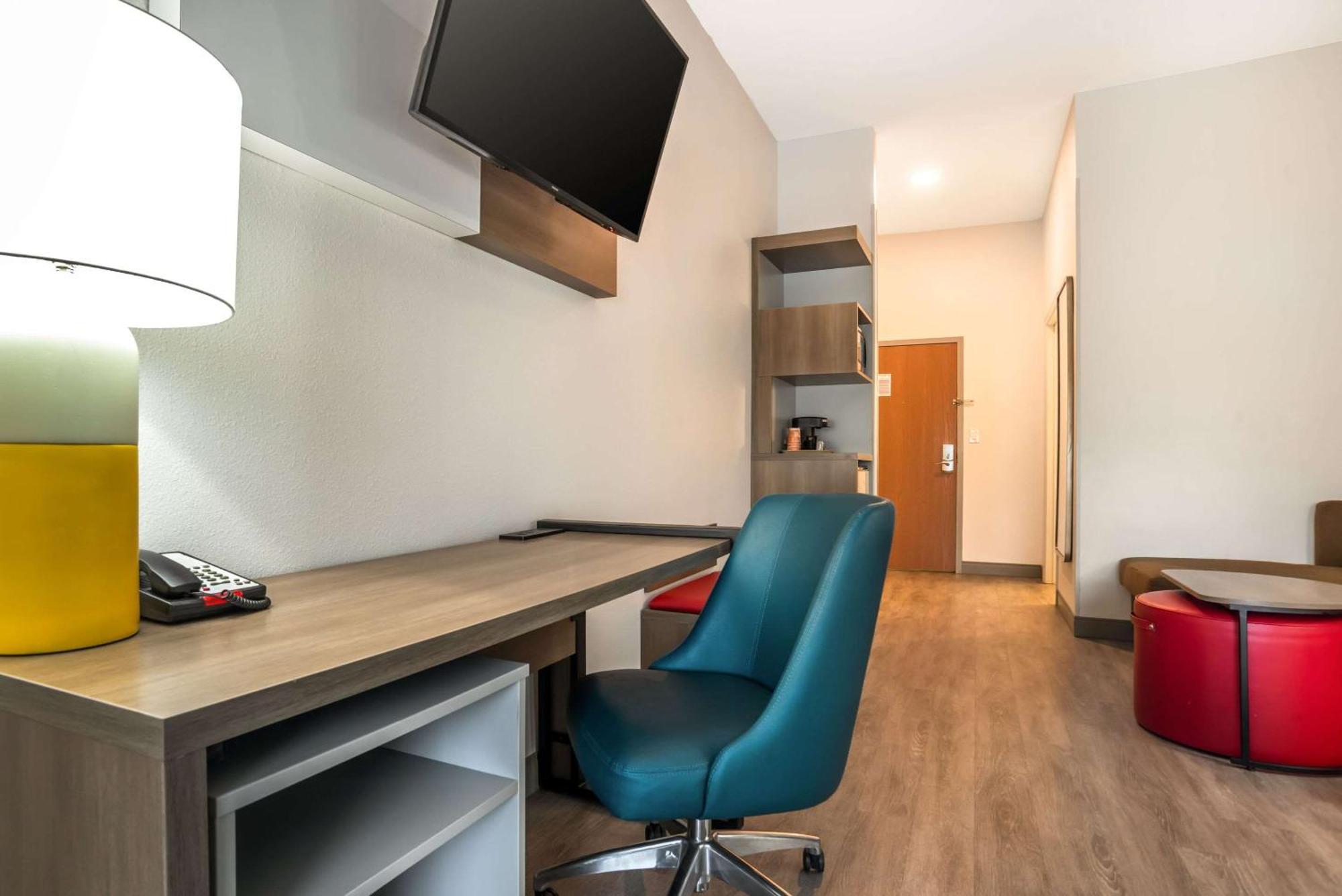 Comfort Inn & Suites Крествью Экстерьер фото