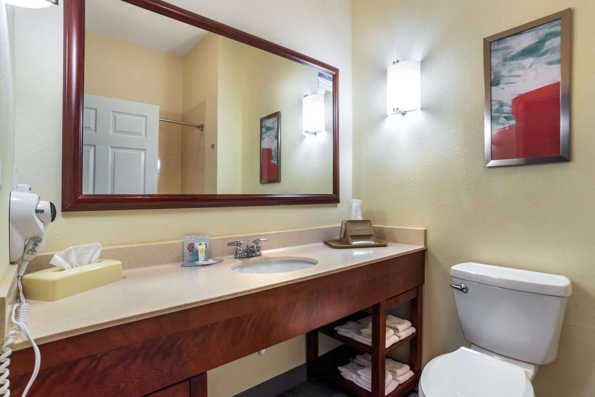 Comfort Inn & Suites Крествью Экстерьер фото