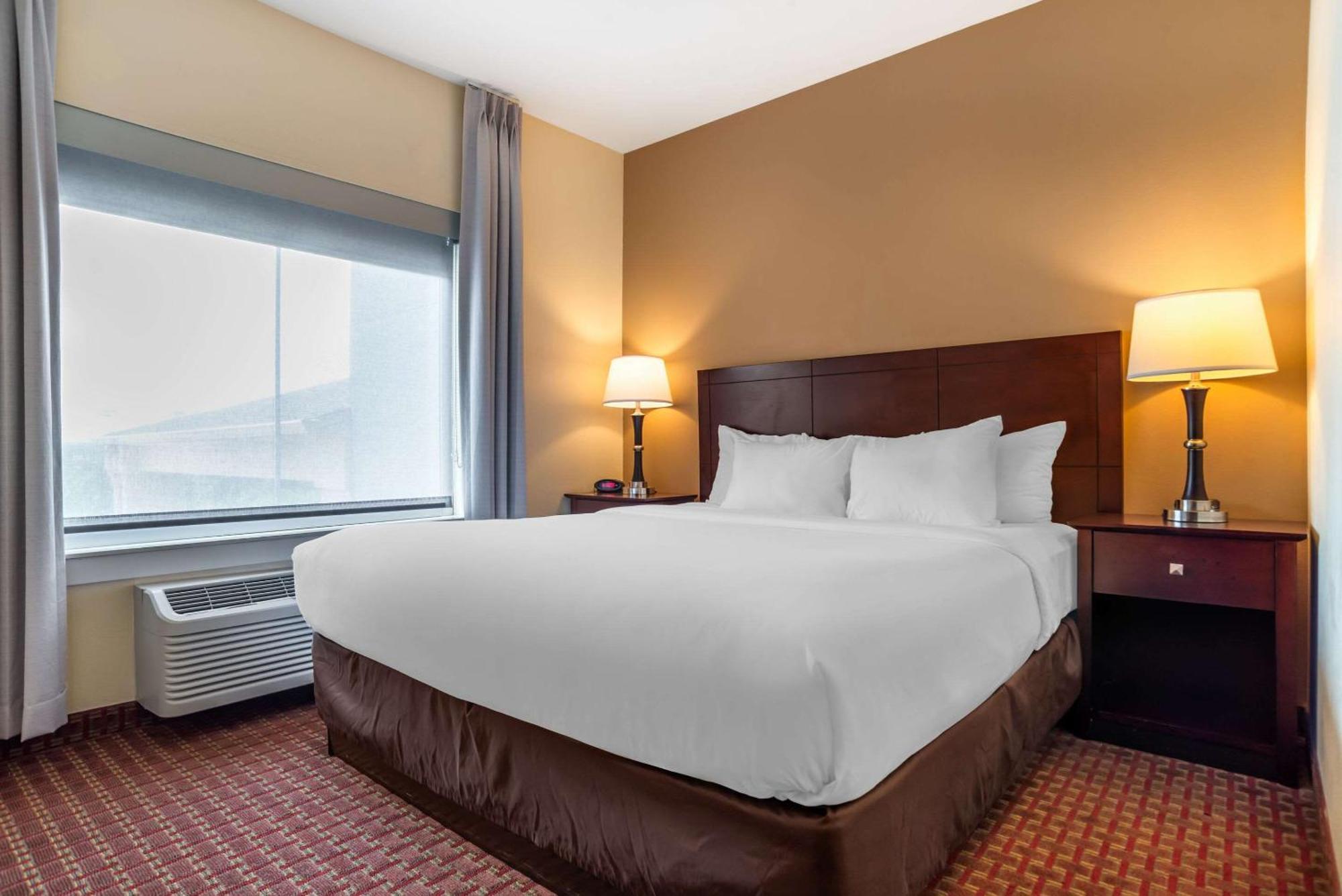 Comfort Inn & Suites Крествью Экстерьер фото
